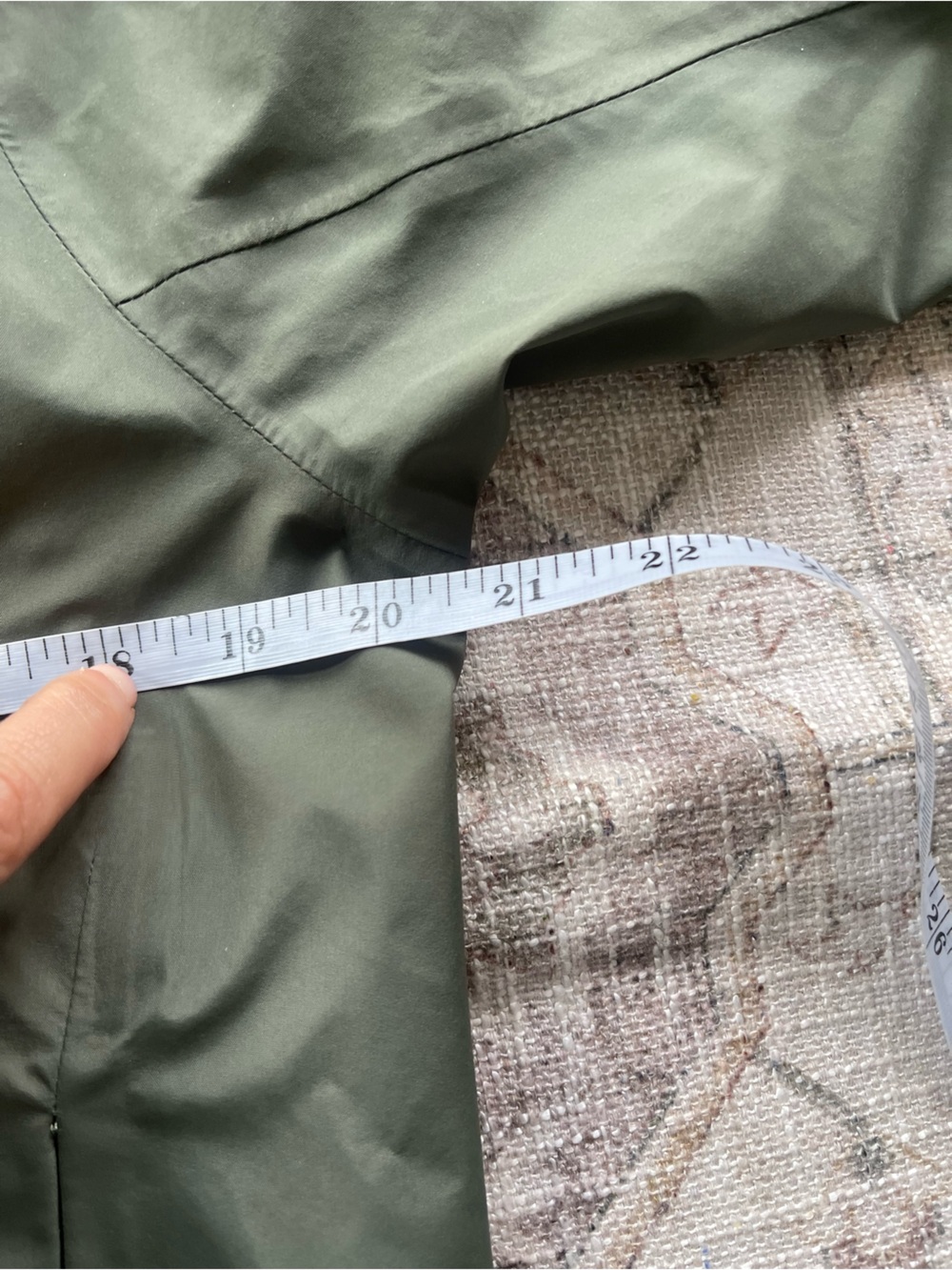 Patagonia Men's Olive Green Raincoat Hooded Shell - Picture 8 of 9